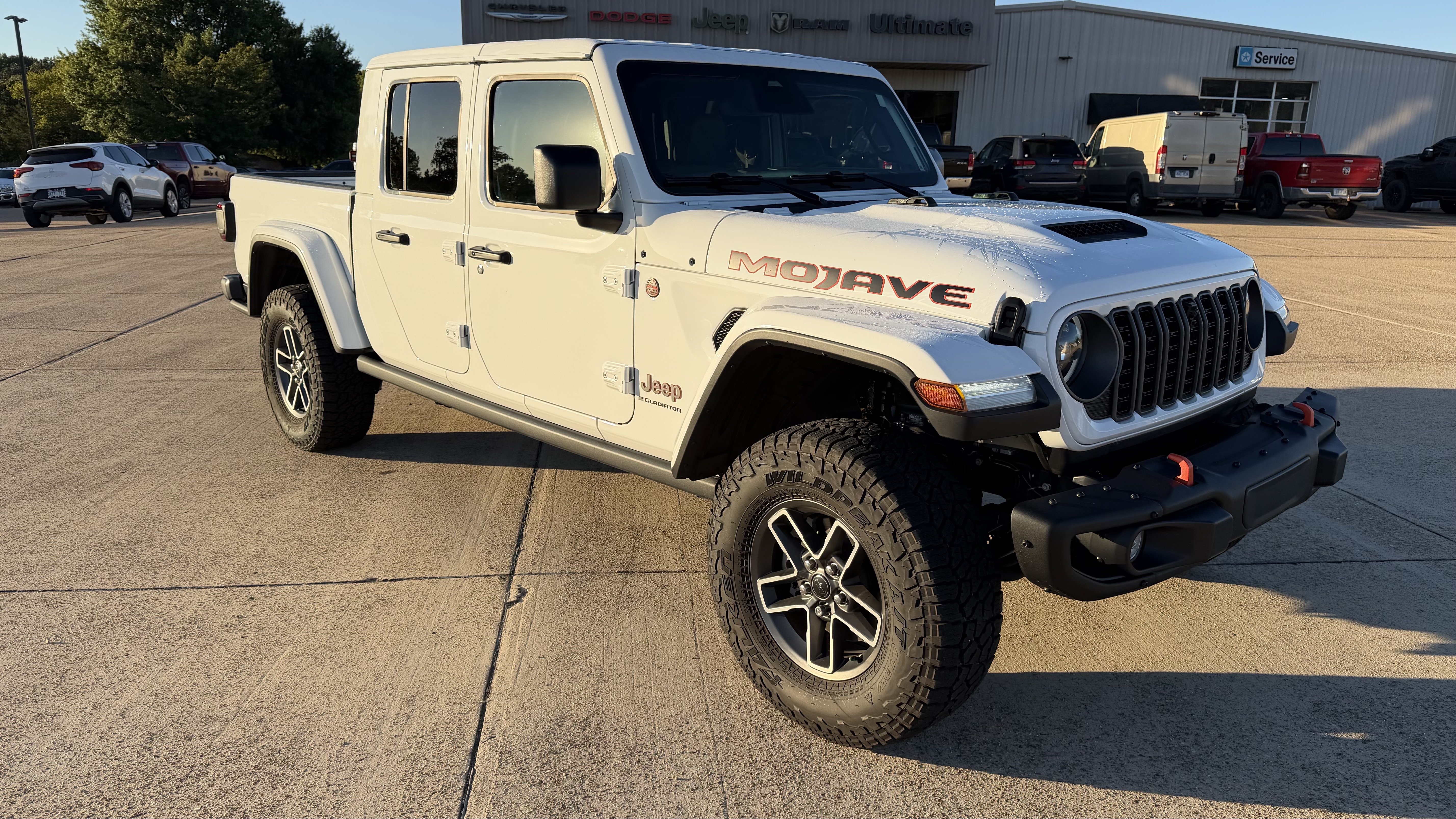 Used 2026 Jeep Gladiator Mojave AWD/4WD image 12