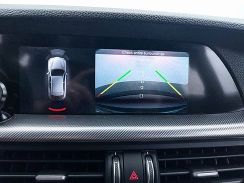 Used 2018 Alfa Romeo Stelvio Ti Sport image 4