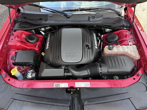 Used 2015 Dodge Challenger R/T Plus RWD image 9