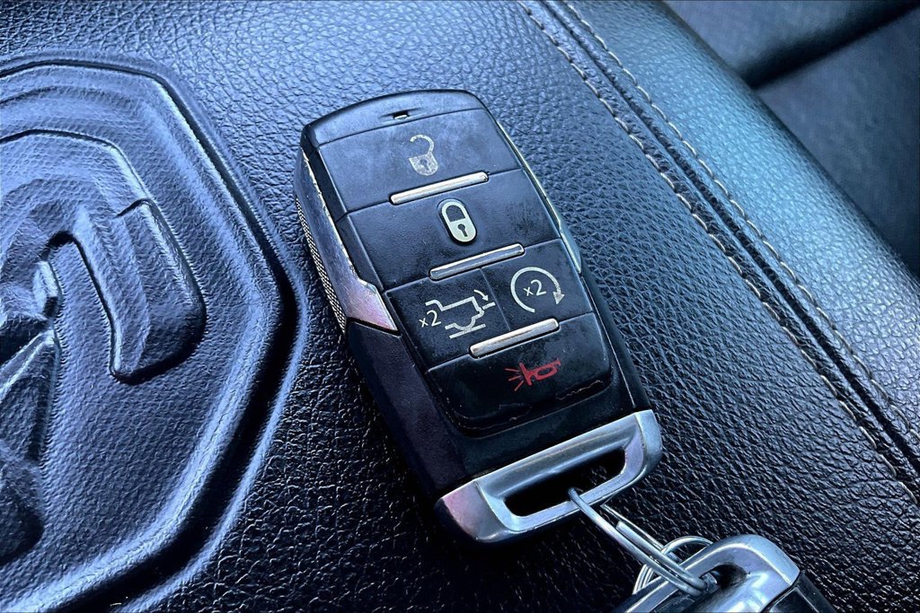 Used 2019 RAM 1500 Laramie AWD/4WD image 10