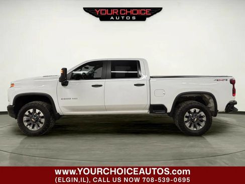 Used 2023 Chevrolet Silverado 2500 Custom w/ Custom Convenience Package AWD/4WD image 2