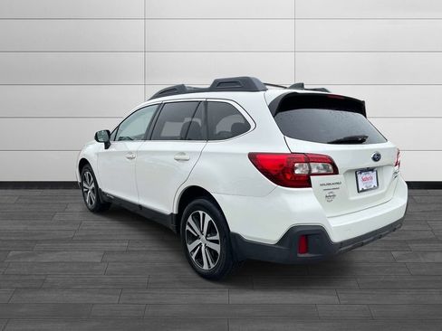 Used 2018 Subaru Outback 3.6R Limited AWD/4WD image 5
