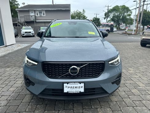 Used 2023 Volvo XC40 B5 Plus w/ Protection Package Premier AWD/4WD image 3