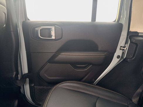 Used 2024 Jeep Wrangler Sahara w/ Safety Group image 14