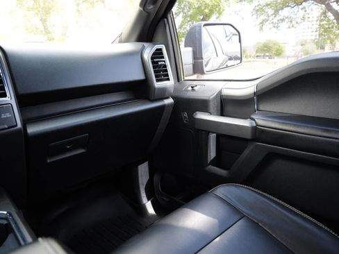 Used 2016 Ford F150 XLT w/ Equipment Group 302A Luxury image 8