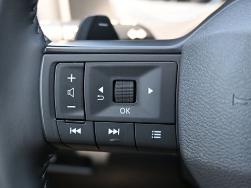 Used 2026 Nissan Rogue SV AWD/4WD image 31