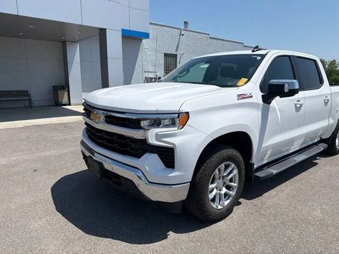 Used 2025 Chevrolet Silverado 1500 LT w/ Z71 Off-Road Package AWD/4WD image 3
