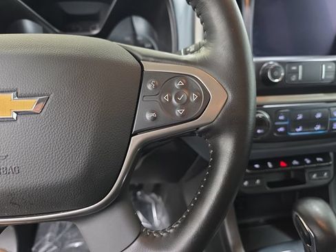 Used 2022 Chevrolet Colorado Z71 AWD/4WD image 18