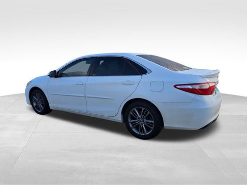 Used 2017 Toyota Camry SE image 12