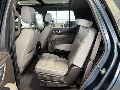 Used 2021 GMC Yukon SLT w/ SLT Luxury Plus Package RWD image 16