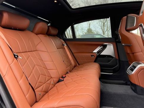 Used 2025 BMW 760i xDrive w/ Executive Package image 19