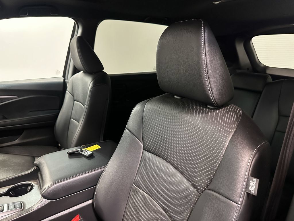 Used 2024 Honda Passport EX-L image 4