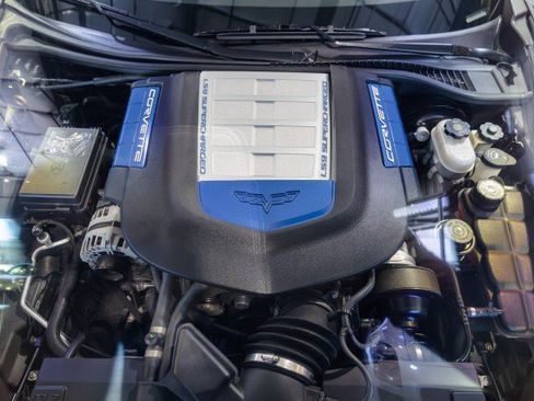 Used 2009 Chevrolet Corvette ZR1 w/ Preferred Equipment Group RWD image 26