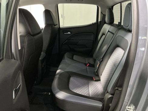 Used 2022 Chevrolet Colorado Z71 AWD/4WD image 24