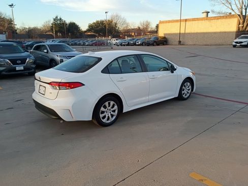 Used 2024 Toyota Corolla LE image 9