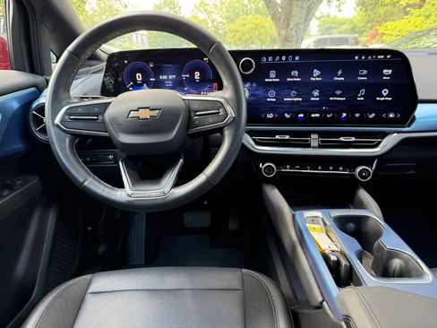 Used 2025 Chevrolet Equinox EV LT w/ Convenience Package FWD image 12