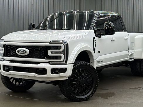 Used 2026 Ford F450 Platinum w/ FX4 Off-Road Package AWD/4WD image 1