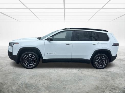 New 2026 Jeep Cherokee Laredo image 7