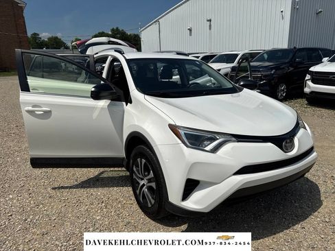 Used 2017 Toyota RAV4 LE w/ All Weather Liner Package AWD/4WD image 17