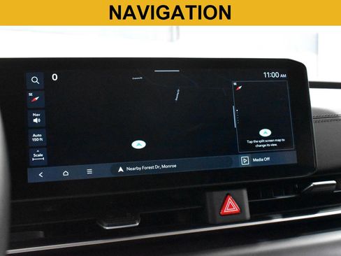 Used 2025 Kia Carnival FWD image 5