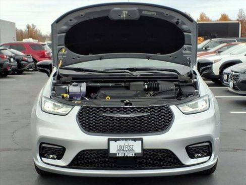 New 2026 Chrysler Pacifica Limited w/ S Appearance Package image 23