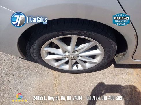 Used 2014 Toyota Prius V Five FWD image 18