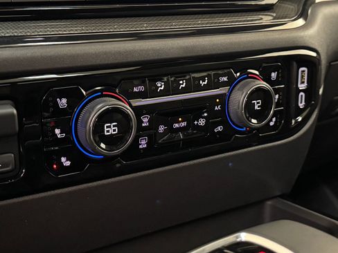 Used 2025 Chevrolet Silverado 1500 ZR2 w/ Technology Package image 18