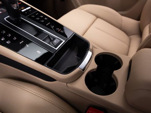 Certified 2026 Porsche Macan S AWD/4WD image 18