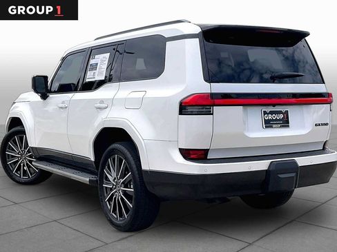 Used 2025 Lexus GX 550 w/ Accessory Package (2T) AWD/4WD image 10