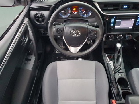 Used 2019 Toyota Corolla L image 7