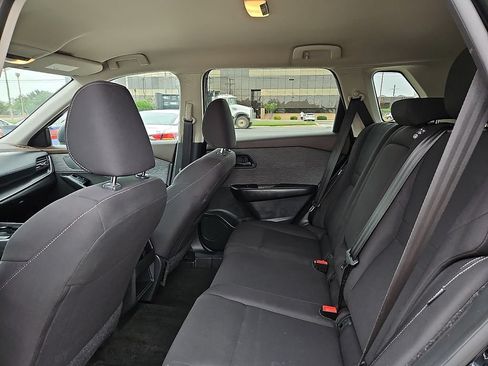Used 2023 Nissan Rogue S AWD/4WD image 17