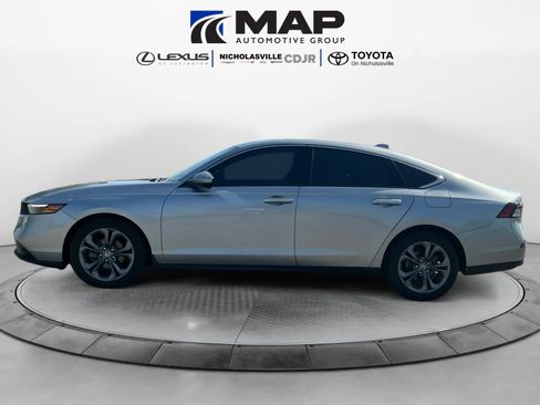 Used 2023 Honda Accord EX image 2