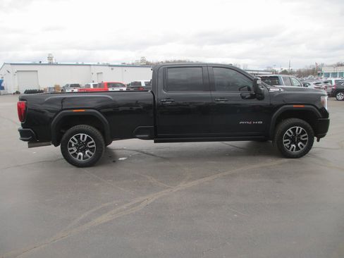 Used 2021 GMC Sierra 2500 AT4 w/ AT4 Premium Plus Package image 3
