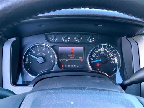 Used 2013 Ford F150 XLT w/ XLT Chrome Pkg image 24