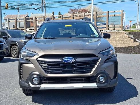Used 2023 Subaru Outback Limited AWD/4WD image 2