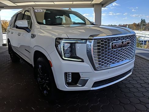 Used 2023 GMC Yukon XL Denali image 3