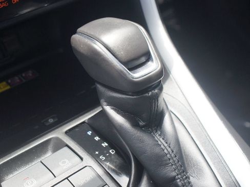 Used 2022 Toyota RAV4 XLE Premium FWD image 12