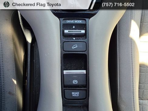 Used 2023 Honda HR-V LX image 15