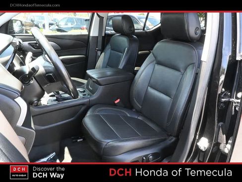 Used 2020 Chevrolet Traverse Premier w/ Redline Edition FWD image 17