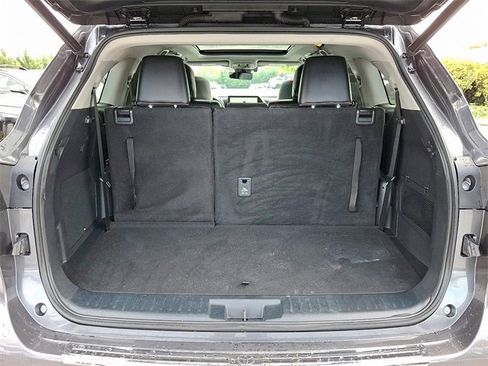 Used 2023 Toyota Highlander Platinum image 32