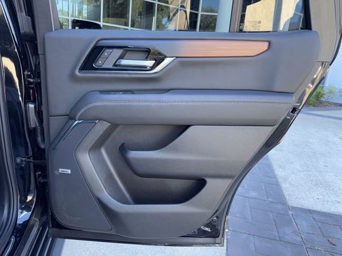 Used 2025 GMC Yukon Denali image 23