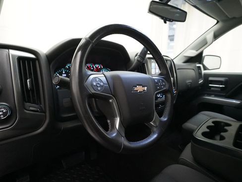 Used 2017 Chevrolet Silverado 1500 LT w/ LT Convenience Package image 8