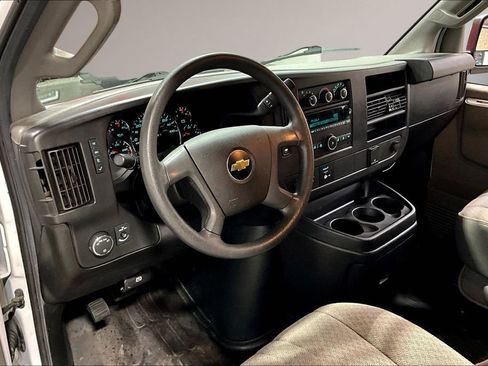 Used 2017 Chevrolet Express 2500 image 15