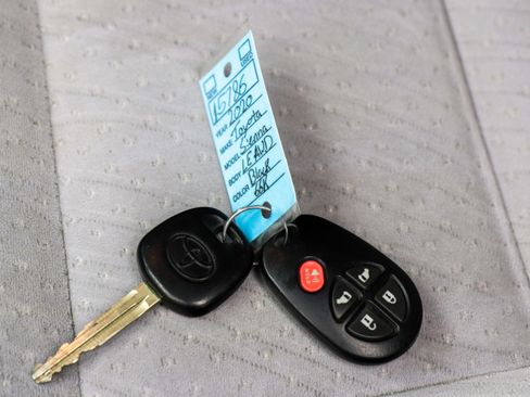 Used 2020 Toyota Sienna LE AWD/4WD image 22