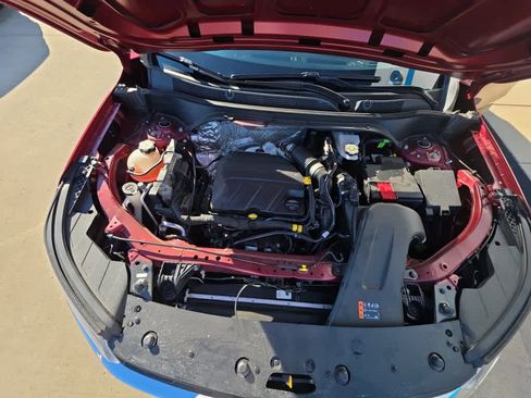 Used 2025 Chevrolet Trax LS w/ LS Convenience Package image 22