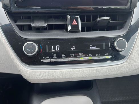 Used 2023 Toyota Corolla LE FWD image 8