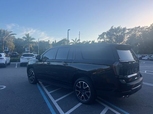 Used 2025 Chevrolet Suburban RST w/ Comfort Package image 12