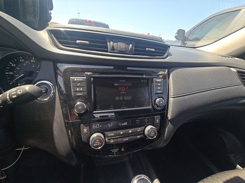 Used 2019 Nissan Rogue SV FWD image 13