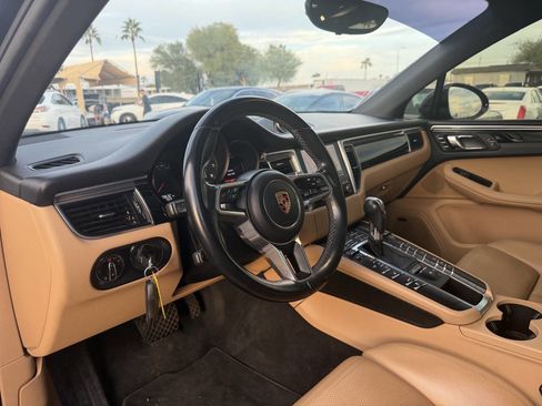 Used 2017 Porsche Macan image 20