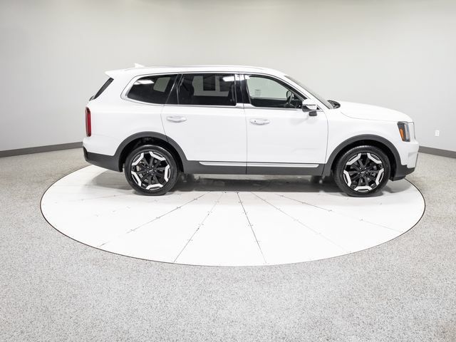 Used 2023 Kia Telluride S AWD/4WD image 7